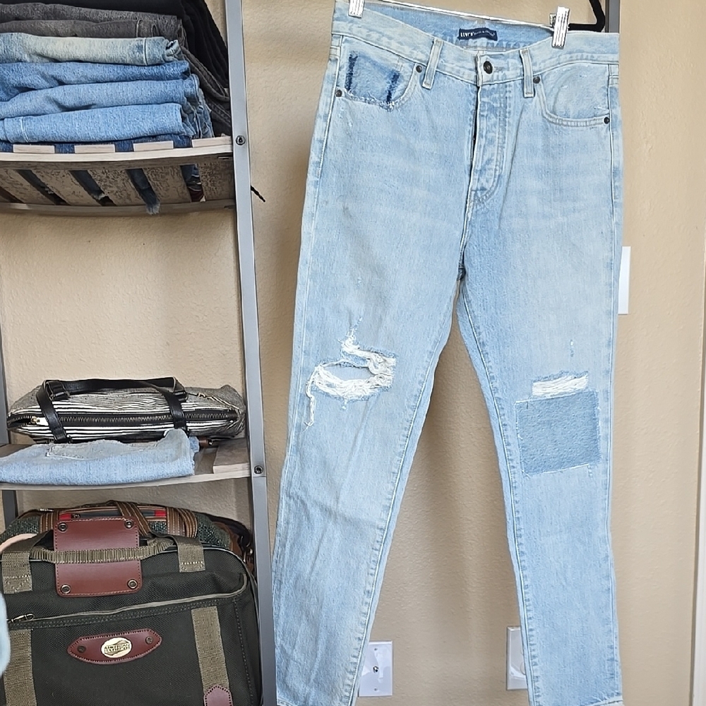 Women's Light Blue Distressed Levis 501 Jeans Jeans
